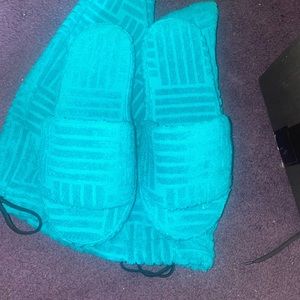 Never bitters slide. Very comfy. Eye catching color. Too big for me. Will trade